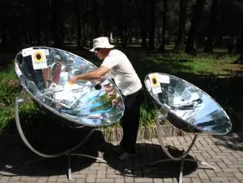 Solar cooker: A sustainable and ecological alternative